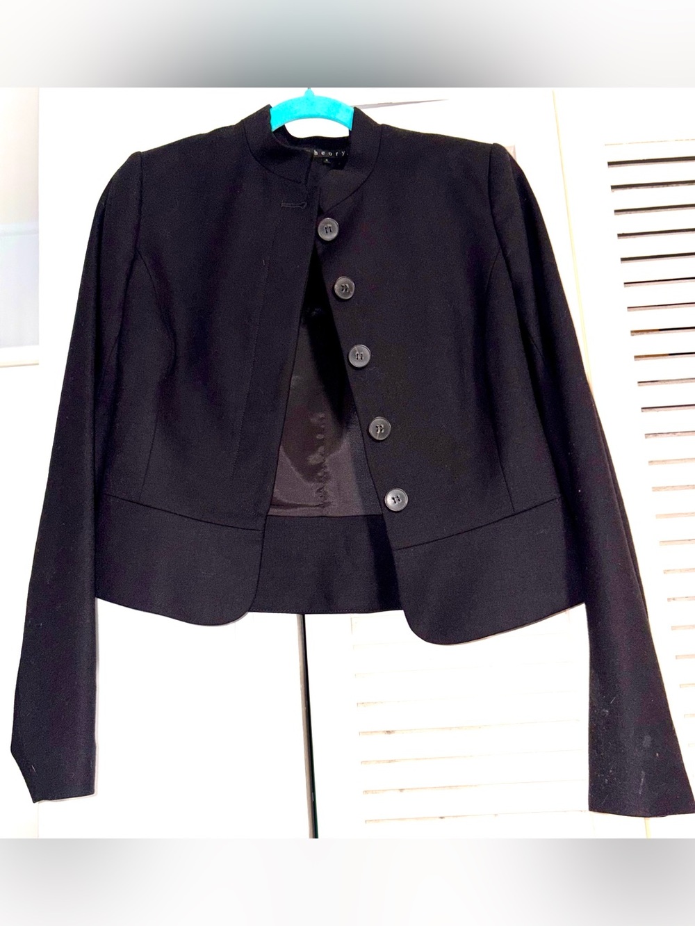 Theory Black Cropped Button-Front Blazer. 4, likenew